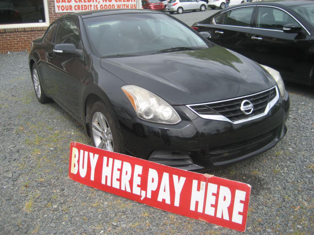 2013 Nissan Altima Coupe S's photo