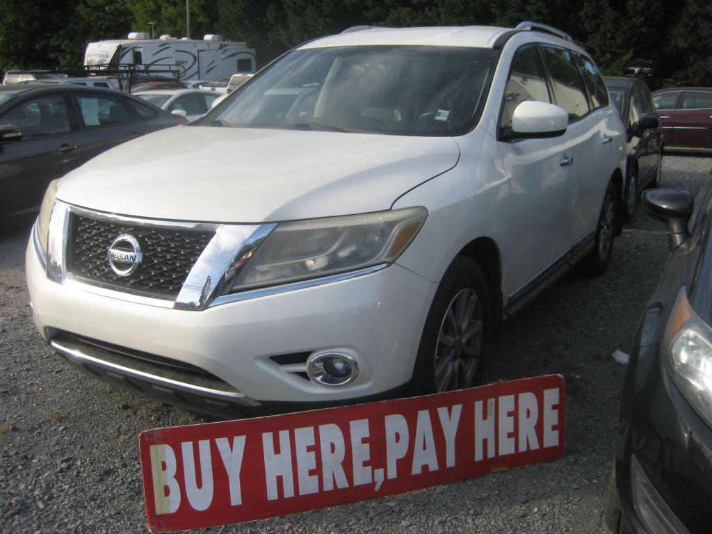 2015 Nissan Pathfinder SL 2WD's photo